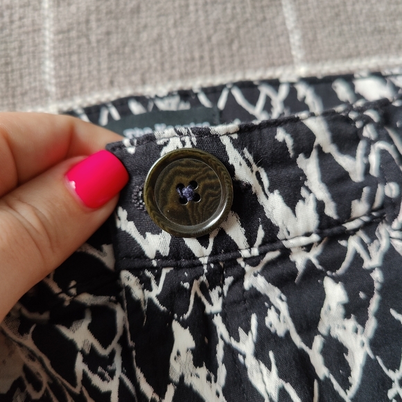 The Kooples Black and White Printed Jeggings Jeans - Picture 12 of 14